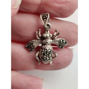 Silver Bumble Bee Marcasite Articulated Wings 1" Pendant 3g Unmarked
